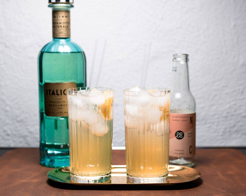 YOUR WEEKEND COCKTAIL: Italicus and Tonic - Wine and Whiskey Globe